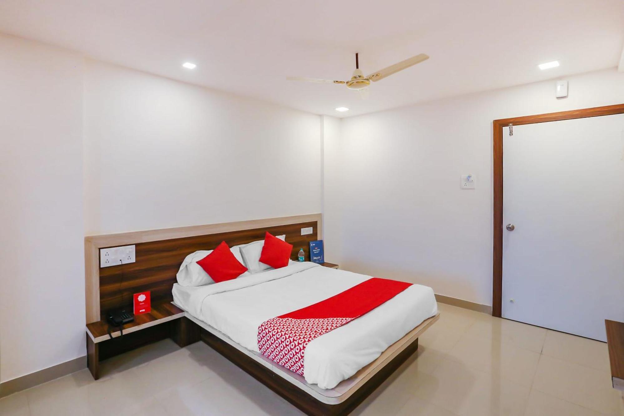 Hotel O Pingara Executive Phursungi Ngoại thất bức ảnh