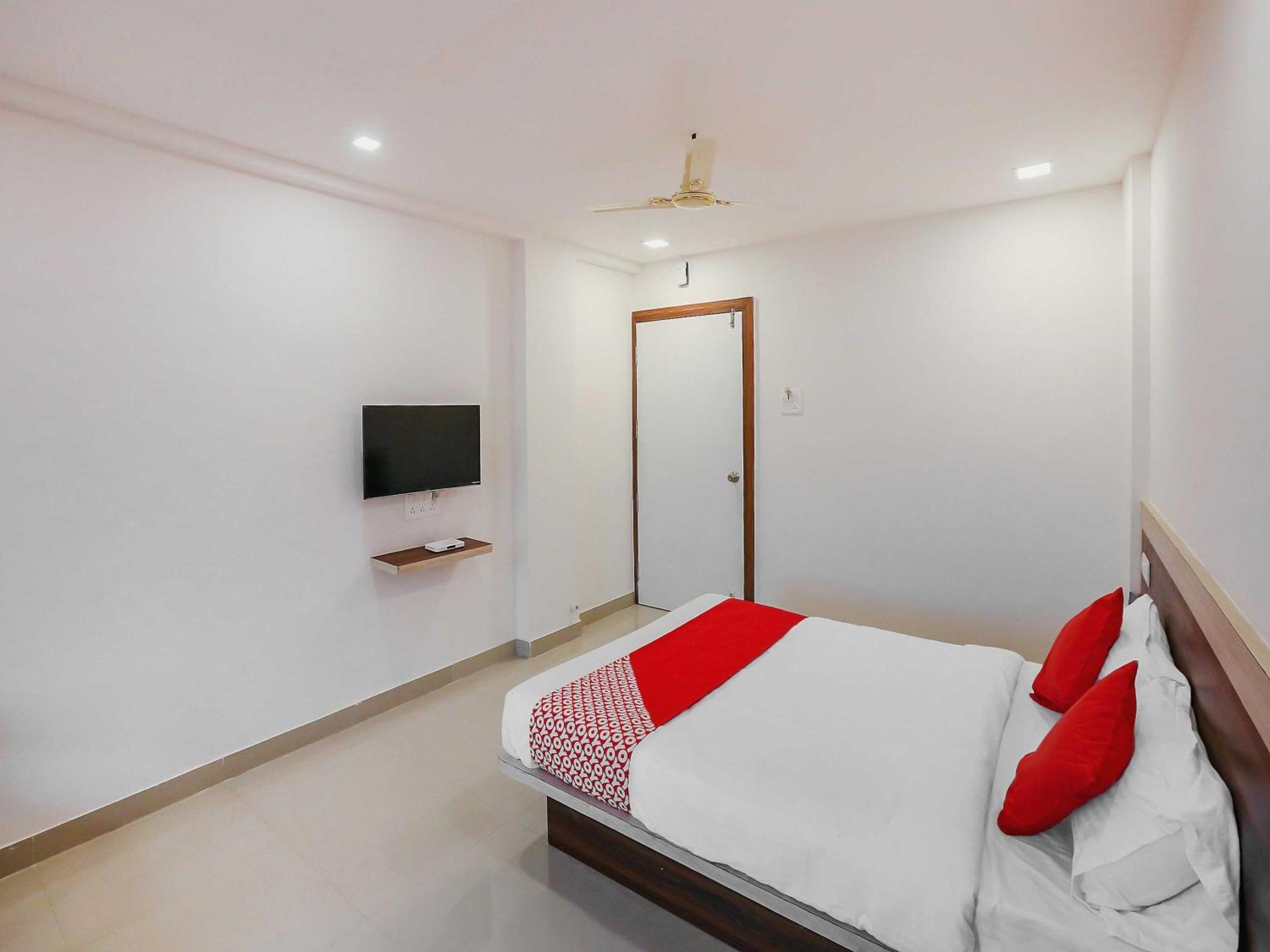 Hotel O Pingara Executive Phursungi Ngoại thất bức ảnh